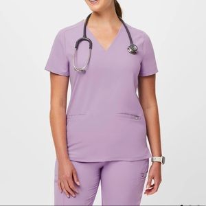 Figs Casma 3-Pocket Scrub Top Lavender Dew Small